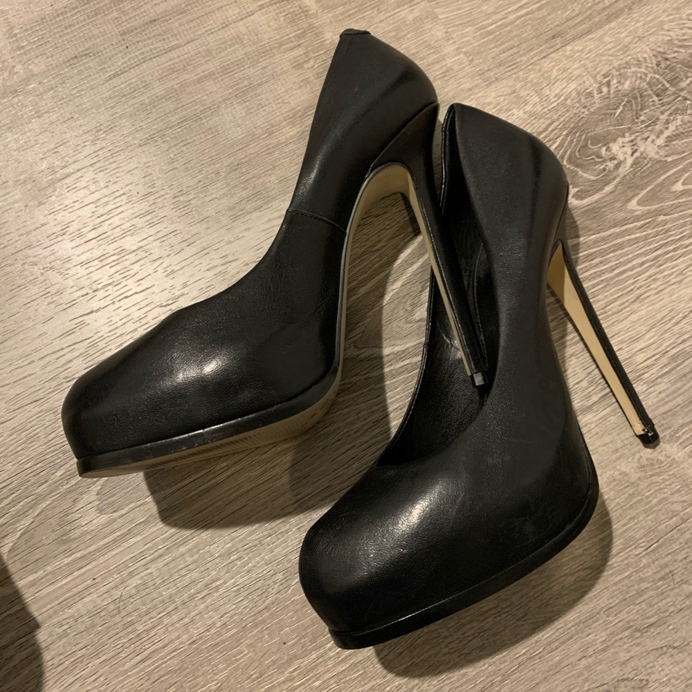 Patent Leather Aldo Black Pumps